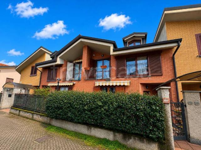 Villa Schiera in vendita a Villaggio Ina Casa, Cesate