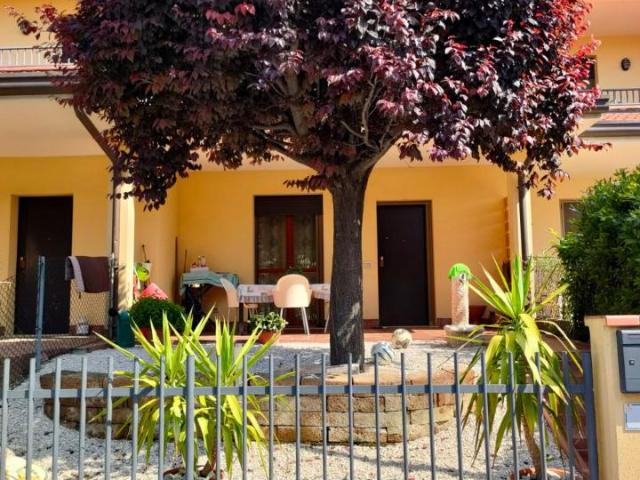 Villa Schiera in vendita a Bagnarola, Cesenatico
