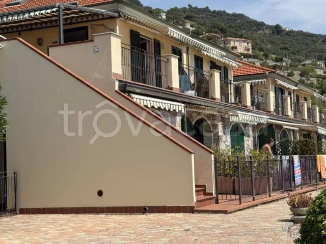 Villa Schiera in vendita a Cipressa, Liguria