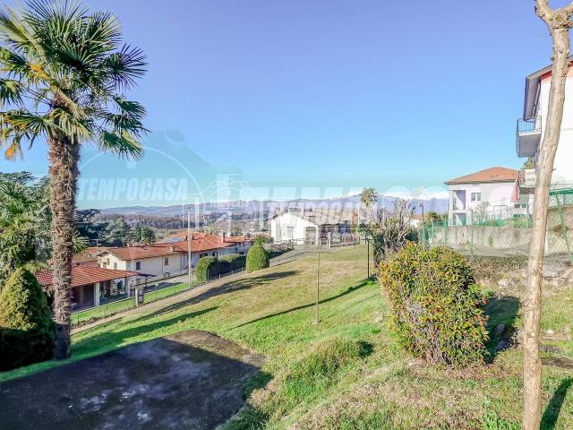 Villa Schiera in vendita a Cocquio, Cocquio Trevisago
