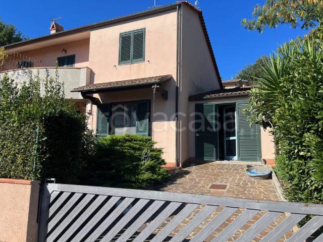 Villa Schiera in vendita a Collesalvetti, Livorno