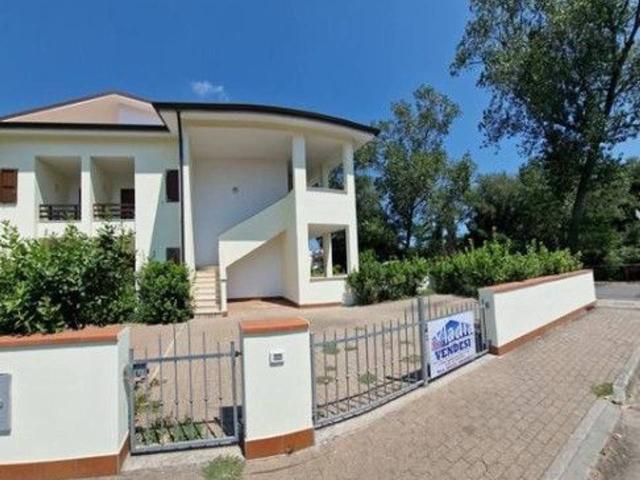 Villa Schiera in vendita a Lido degli Scacchi, Comacchio