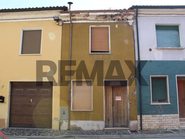 Villa Schiera in vendita a Commessaggio, Mantova