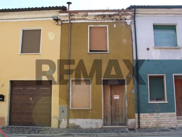 Villa Schiera in vendita a Commessaggio, Mantova