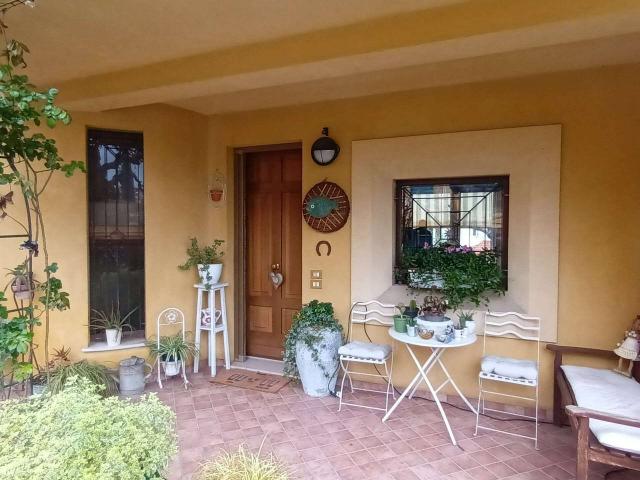 Villa Schiera in vendita a Coriano, Reggio Emilia