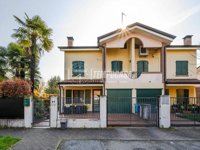 Villa Schiera in vendita a Pianura Reggiana, Re