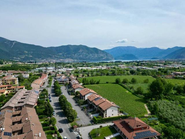 Villa Schiera in vendita a Corte Franca, Lombardia