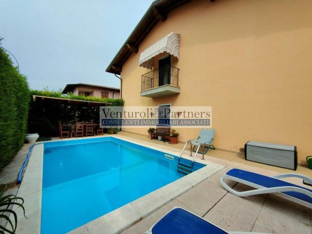 Villa Schiera in vendita a Desenzano Del Garda, Lombardia