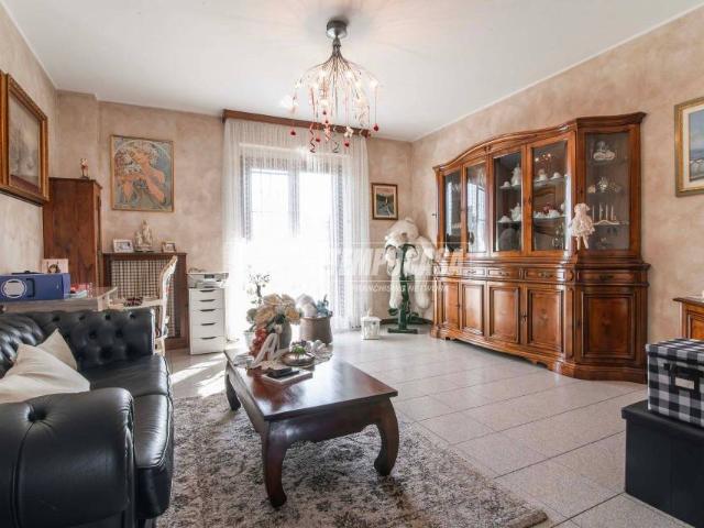 Villa Schiera in vendita a Desio, Lombardia