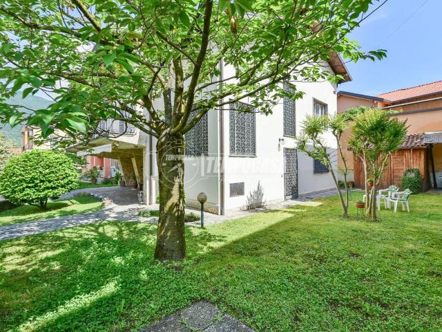 Villa Indipendente in vendita a Carpesino, Erba