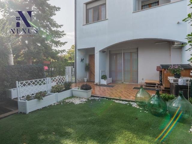 Villa Schiera in vendita a Fenile, Marche