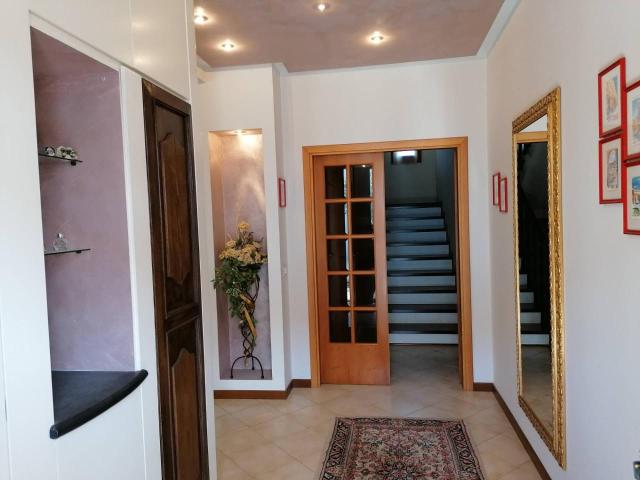 Villa Schiera in vendita a Marche, Pesaro E Urbino