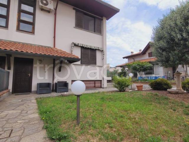 Villa Schiera in vendita a Ferno, Lombardia