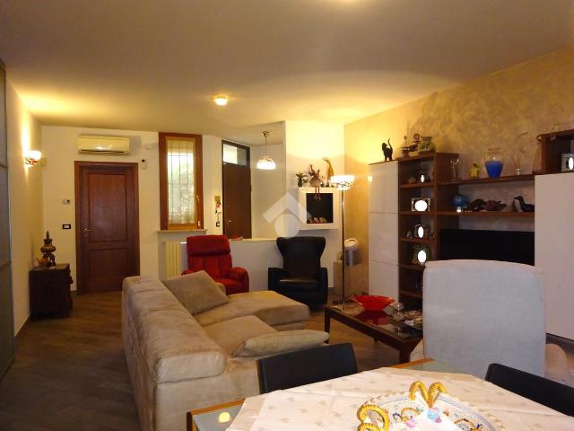 Villa Schiera in vendita a Ferrara, Reggio Emilia