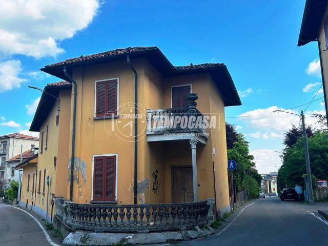 Villa Schiera in vendita a Figino Serenza, Lombardia
