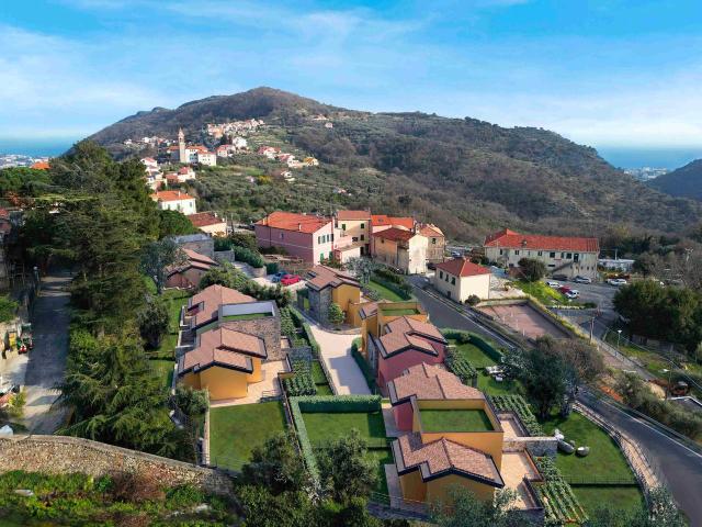 Villa Schiera in vendita a Finale Ligure, Liguria