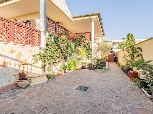 Villa Schiera in vendita a Passoscuro, Roma Capitale