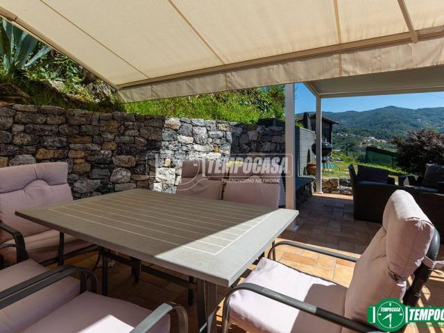 Villa Schiera in vendita a Follo, Liguria