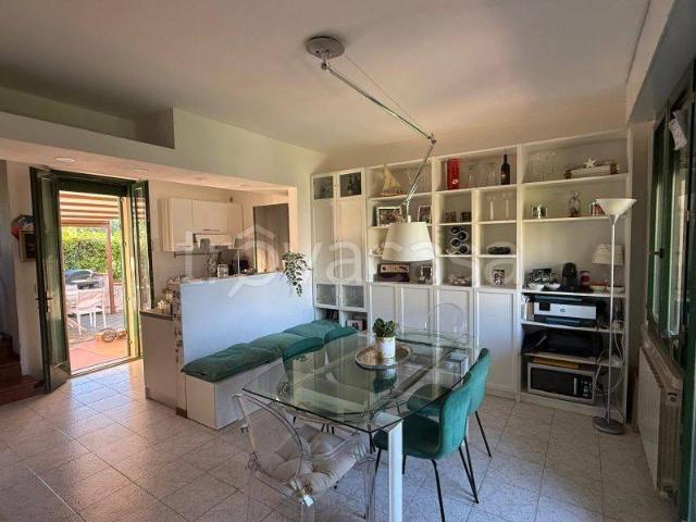Villa Schiera in vendita a Prato Ranieri, Follonica
