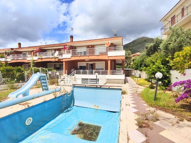 Villa Schiera in vendita a Vindicio, Formia