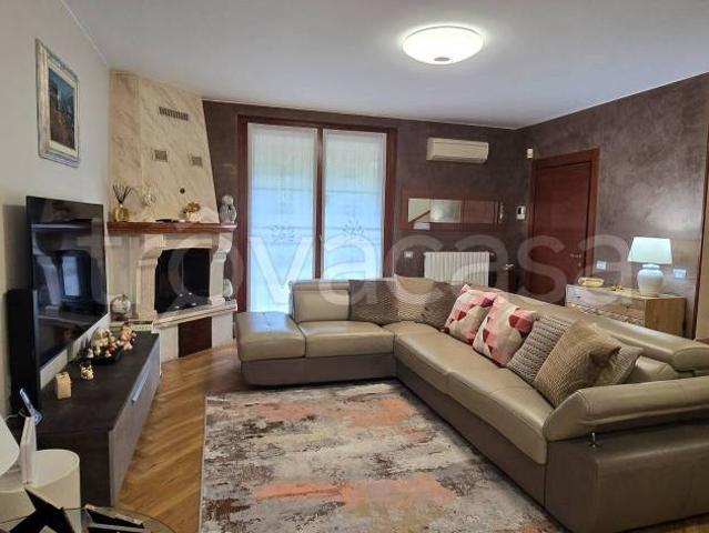 Villa Schiera in vendita a Unione dei Comuni I Fontanili, Gaggiano