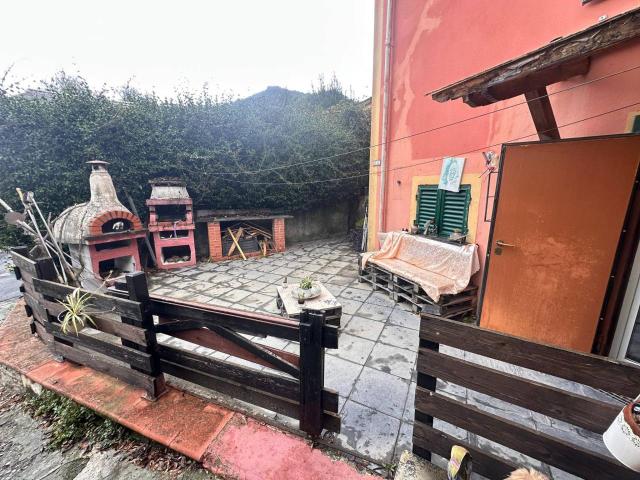 Villa Schiera in vendita a Levante, Serra Riccò