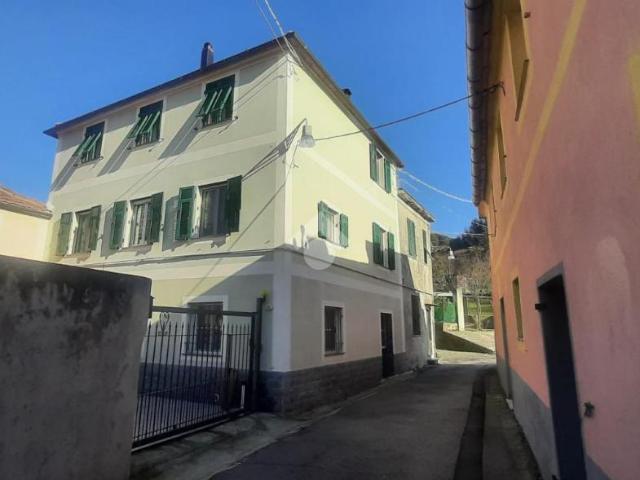 Villa Schiera in vendita a Val Polcevera, Serra Riccò