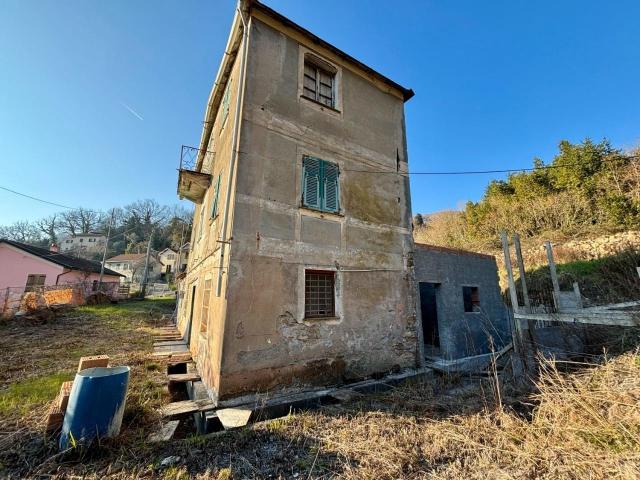 Villa Schiera in vendita a Media Val Bisagno, Serra Riccò