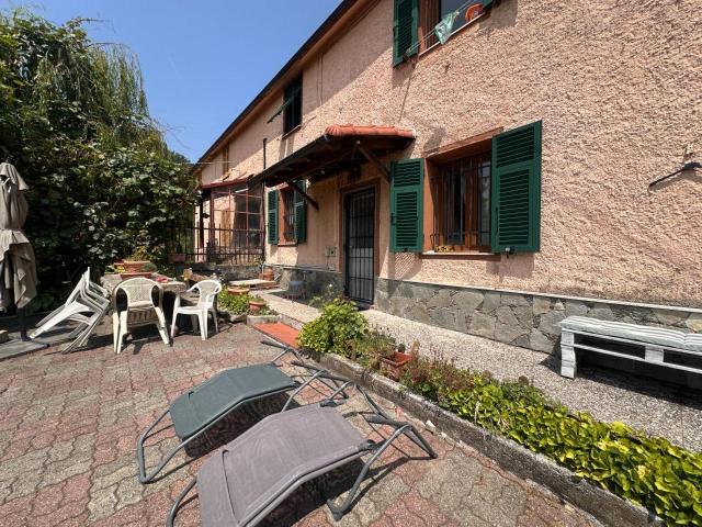 Villa Schiera in vendita a Val Polcevera, Serra Riccò