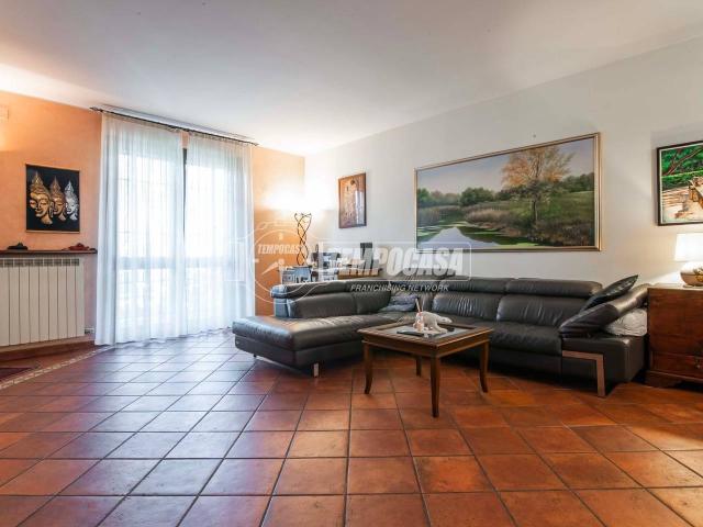Villa Schiera in vendita a Gorla Minore, Lombardia