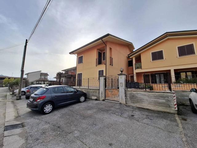 Villa Schiera in vendita a Isola Del Liri E Superiore, Lazio