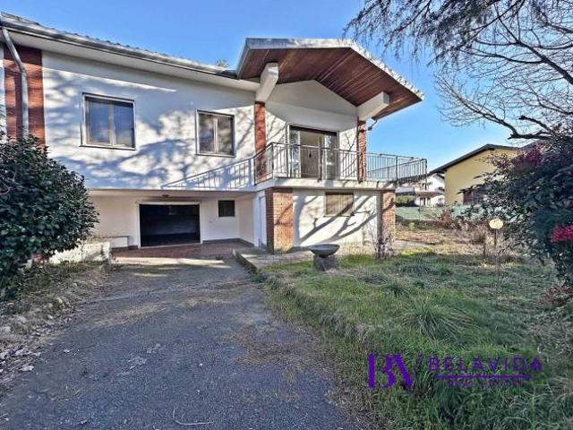 Appartamento in vendita a Ispra, Varese