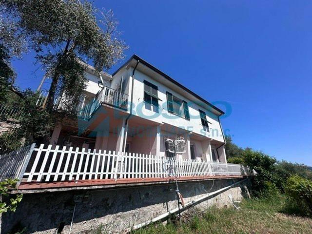 Villa Schiera in vendita a La Spezia, Liguria