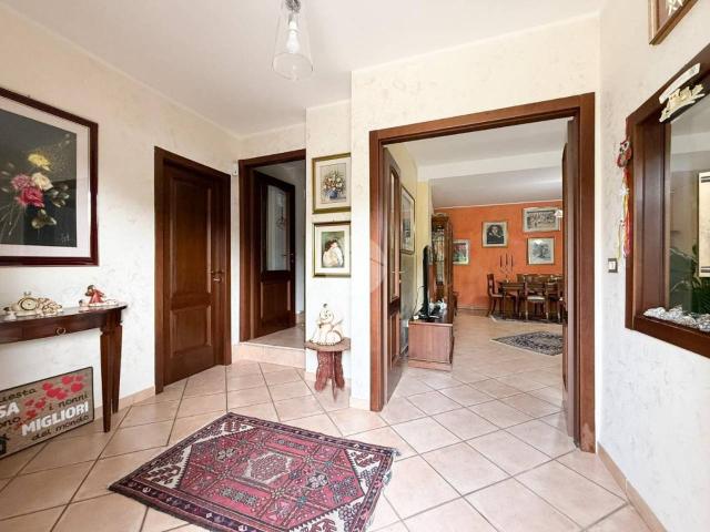 Villa Schiera in vendita a Pettino, Tornimparte