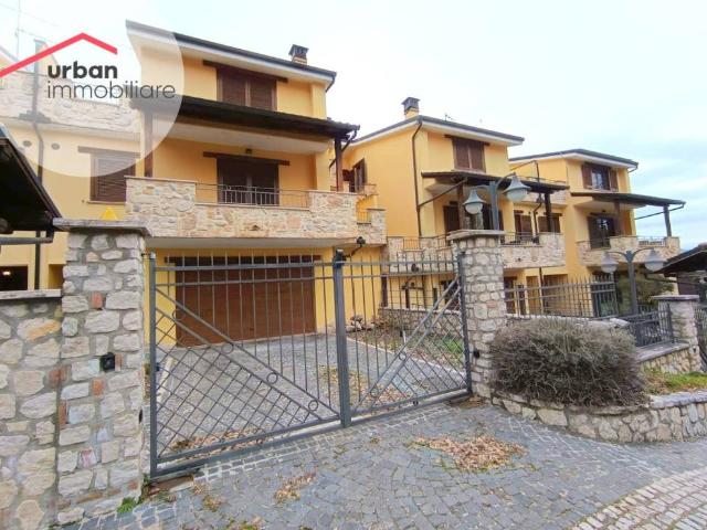 Villa Schiera in vendita a Tornimparte, Abruzzo