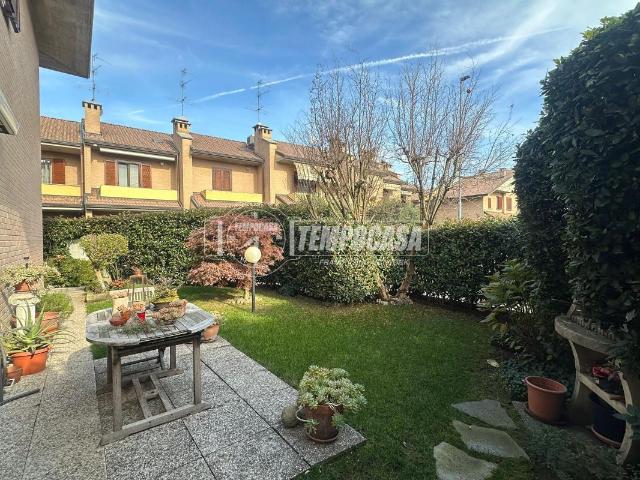 Villa Schiera in vendita a Lazzate, Lombardia