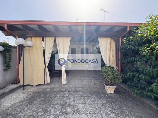 Villa Schiera in vendita a San Cataldo, Puglia