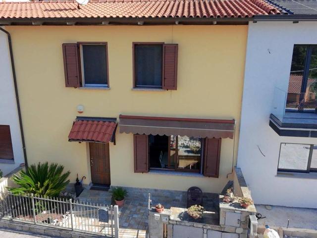 Villa Schiera in vendita a Chiuso, Lecco