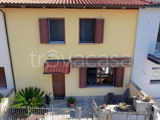 Villa Schiera in vendita a Chiuso, Lecco