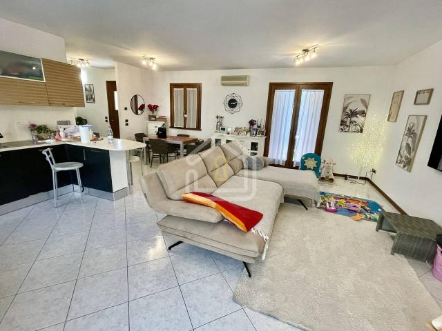 Villa Schiera in vendita a Lignano Riviera, Lignano Pineta