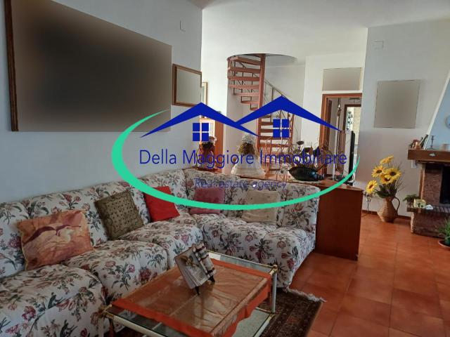 Villa Schiera in vendita a Montenero basso, Livorno