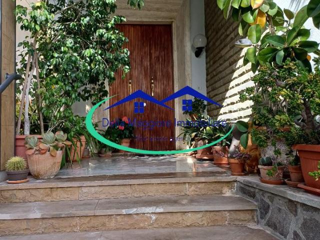 Villa Schiera in vendita a Ardenza, Livorno