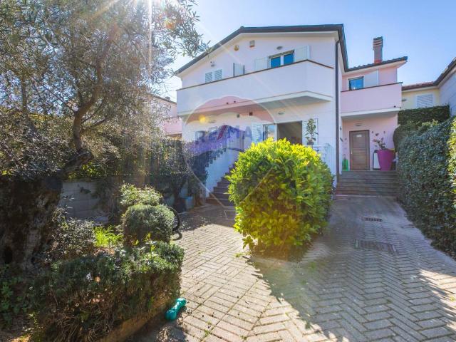 Villa Schiera in vendita a Livorno, Toscana