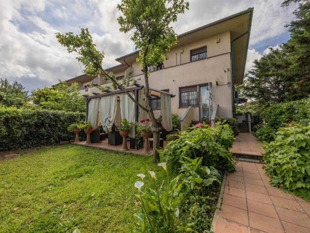 Villa Schiera in vendita a Livorno