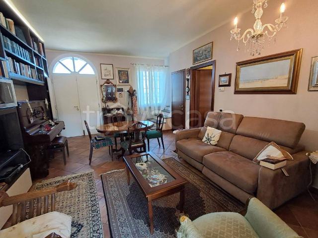 Villa Schiera in vendita a Montenero Alto, Livorno