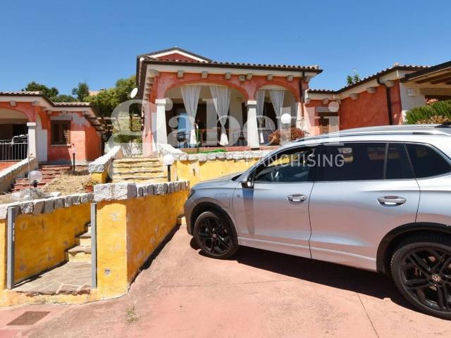 Villa Schiera in vendita a Porto San Paolo, Sardigna/Sardegna