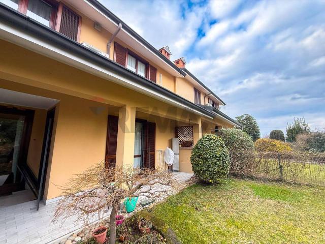 Villa Schiera in vendita a Lomagna, Lombardia