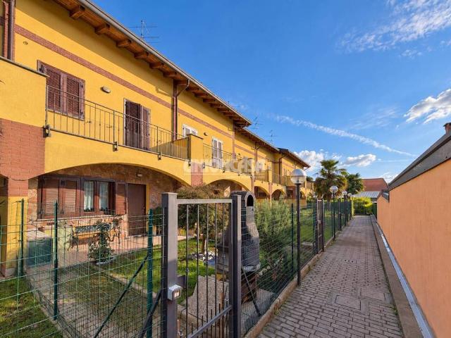 Villa Schiera in vendita a Lomazzo, Como