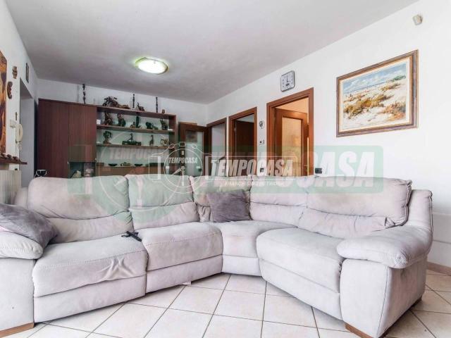 Villa Schiera in vendita a Lonate Ceppino, Varese