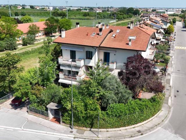 Villa Schiera in vendita a Budrio, Longiano